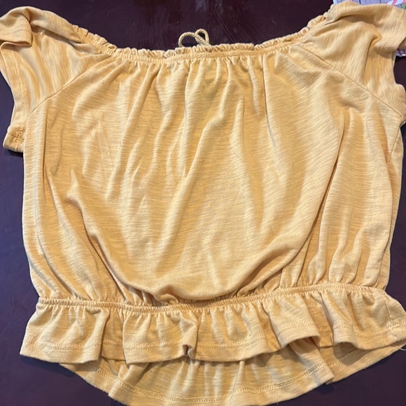 Ruched Crop Short Sleeve Tee - Picture 4 of 4